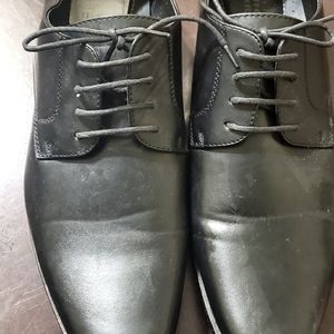 Perry Ellis size 13 worm only a handful of times